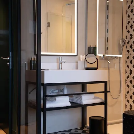 & Oceania Les Augustins Hotel