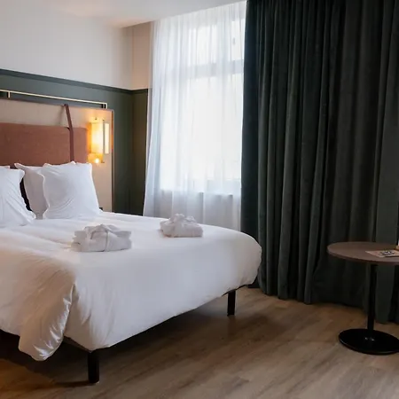 & Oceania Les Augustins Hotel