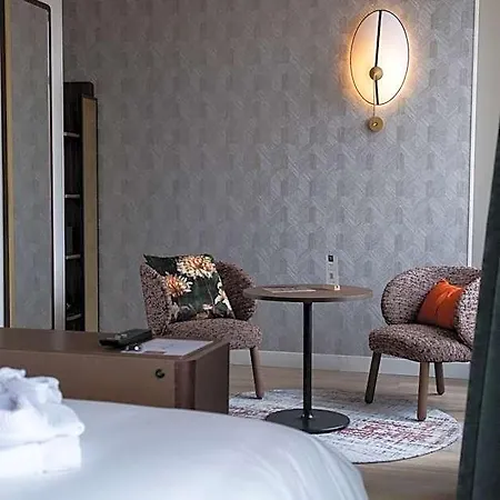 & Oceania Les Augustins Hotel