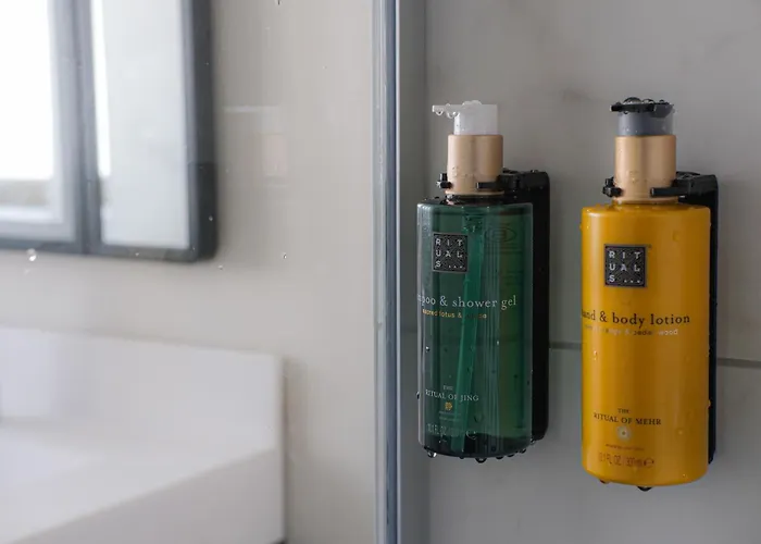 & Oceania Les Augustins