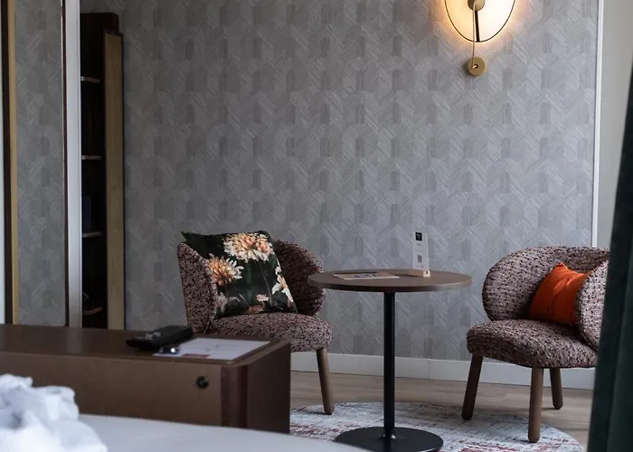 Hotel & Oceania Les Augustins 4*