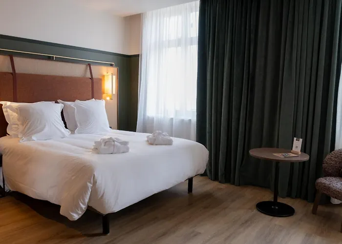 & Oceania Les Augustins Hotel