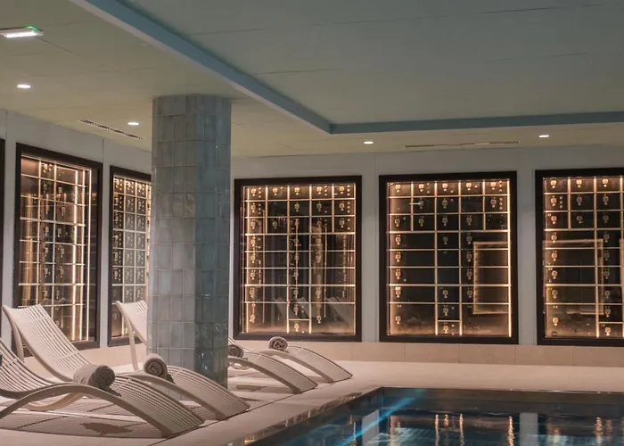 & Oceania Les Augustins Hotel 4*